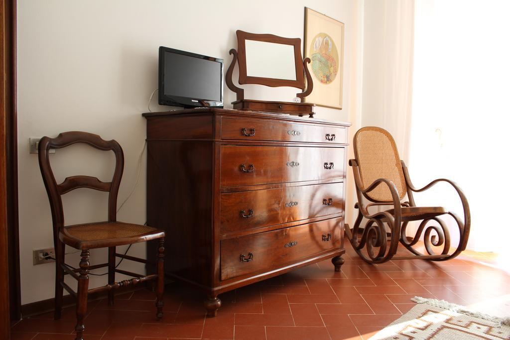 B&B Dimora Morelli グッビオ 部屋 写真
